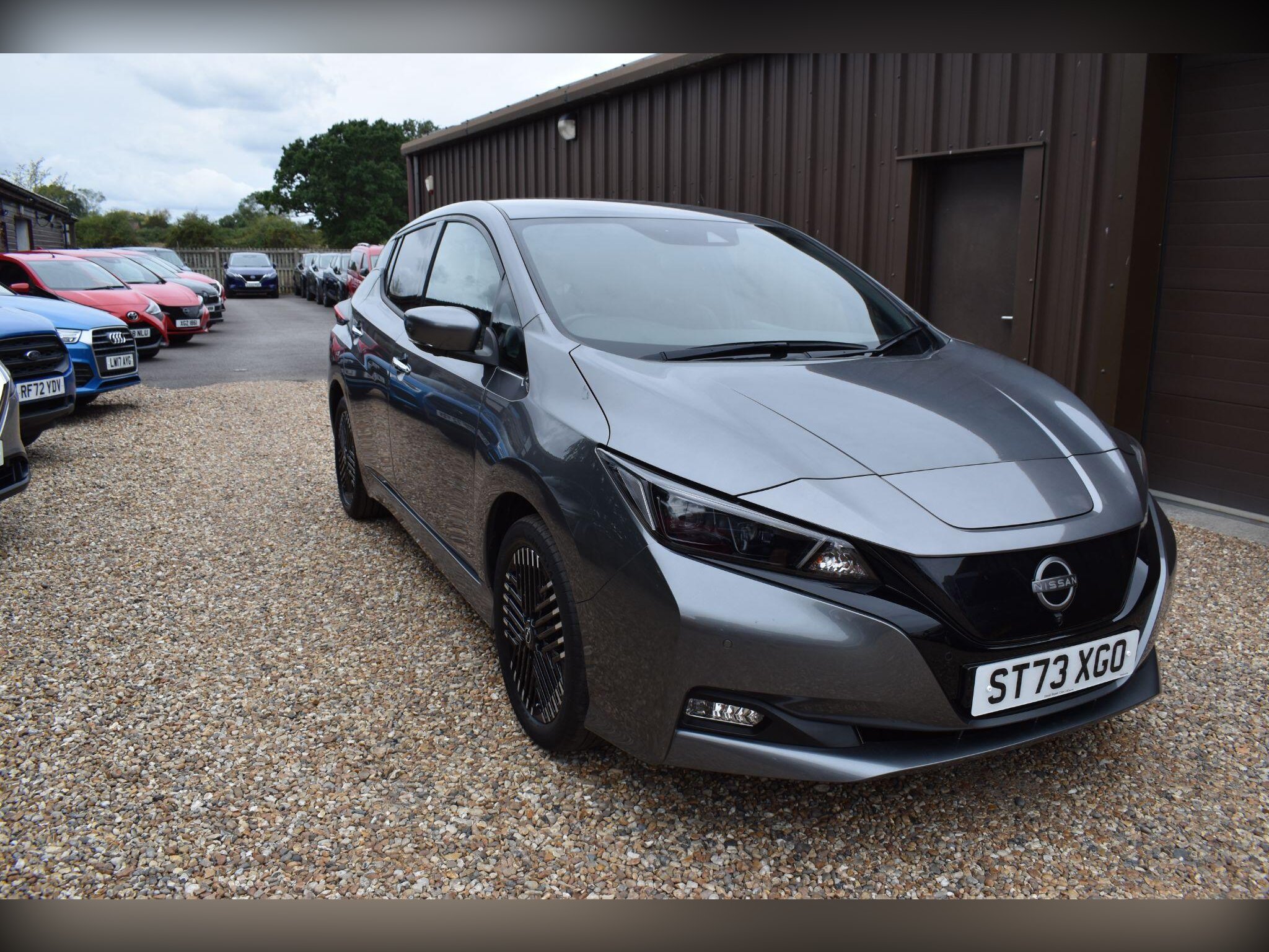 Nissan Leaf listing photo